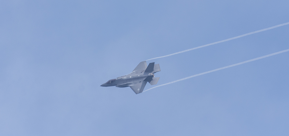 "USAF F35 - Canadian International Air Show"
